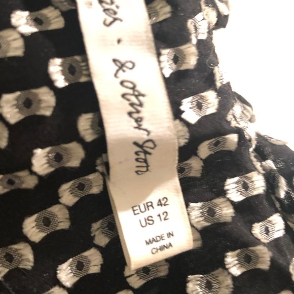 & Other Stories Black and White Pattern Blouse - Picture 9 of 11